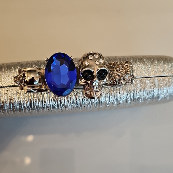 Macy’s Ladies, Silver Textured Box Clutch with Knuckle-Ring Clasp - Picture 2 of 11